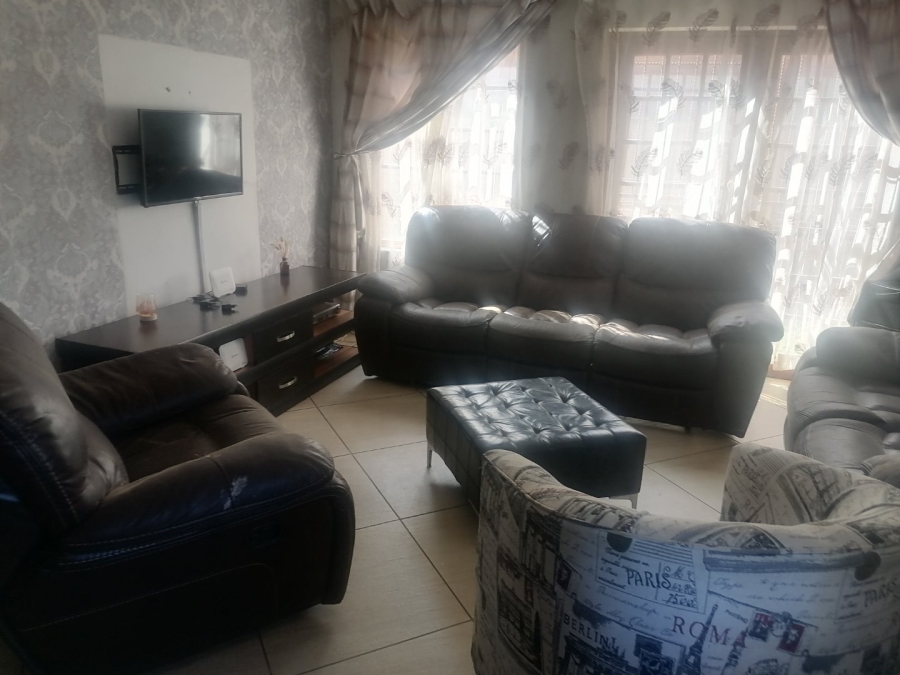 3 Bedroom Property for Sale in Vista Park Free State